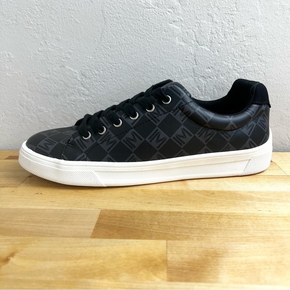 NEW Isaac Mizrahi Live! Black Monogram Lace Up Low‎ Top Sneakers Women's Size 9 - Picture 1 of 12